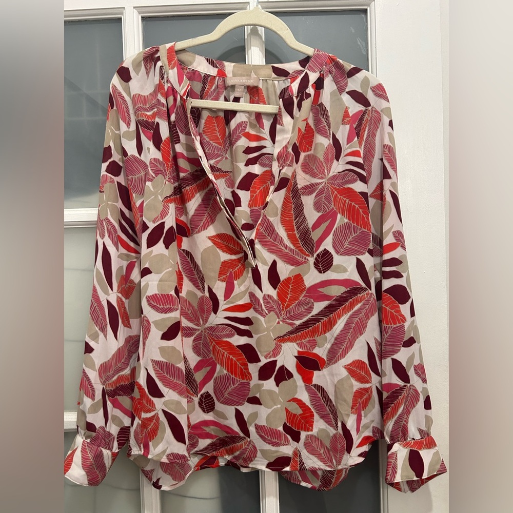 Banana Republic Red Ivory Leaf Print Long Sleeve Blouse Size Medium